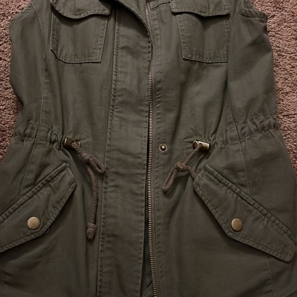 American Rag Vest - Picture 3 of 4